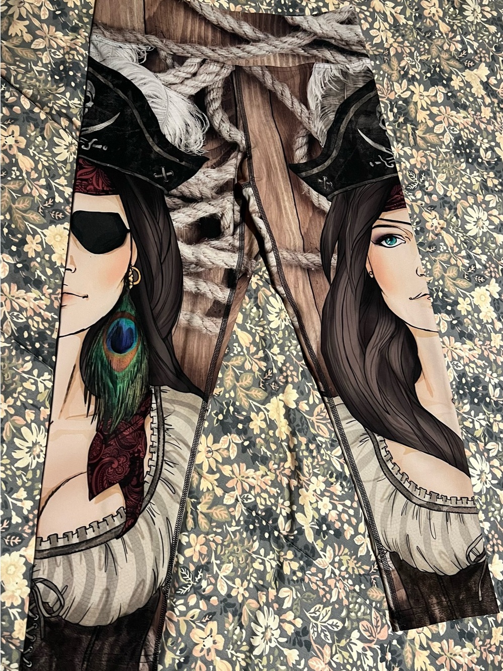 Pirate Portrait Printed Women's Leggings - Multicolor